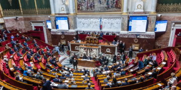 Social vietati agli under-15, la Camera francese approva il ddl