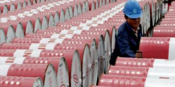 Il petrolio chiude in rialzo a New York a 63,21 dollari