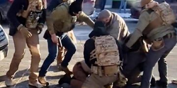 Minneapolis, Pretti ucciso da agenti: i video e la pistola, l’inchiesta. Trump: “Consegnateci immigrati illegali”