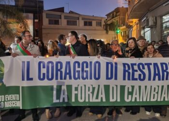 Fiaccolata a Niscemi a un mese dalla frana