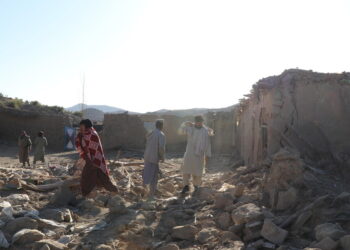 Afghanistan: decine di morti e feriti nei raid pakistani