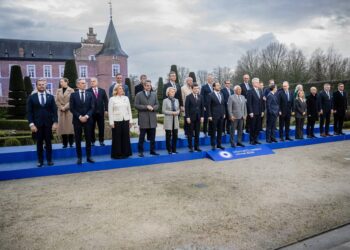 Dal summit nel castello gli obiettivi dei leader Ue per l’economia, roadmap a marzo