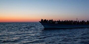 Migranti, governo prepara ddl: verso norme su Patto asilo e ipotesi ‘blocco navale’