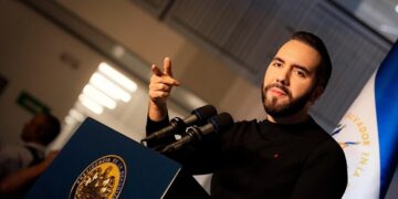 El Salvador, il presidente contro le Ong: ‘uccidono invece di proteggere’
