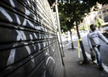 Italia preda della desertificazione commerciale, dal 2012 sono scomparsi 156mila negozi