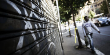 Italia preda della desertificazione commerciale, dal 2012 sono scomparsi 156mila negozi