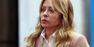 Iran, Meloni: “Italia non è in guerra ma rischia conseguenze. Opposizione non faccia polemica spicciola”