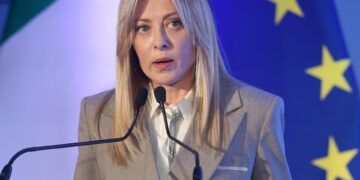 Iran, Meloni: “Non siamo in guerra e non ci entreremo”