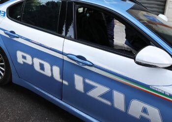 Roma, auto non si ferma a controllo polizia e in fuga provoca incidente: 3 morti