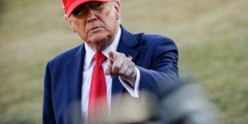 Trump, aut aut alla Nato: “Futuro pessimo se non ci aiuta contro Iran”